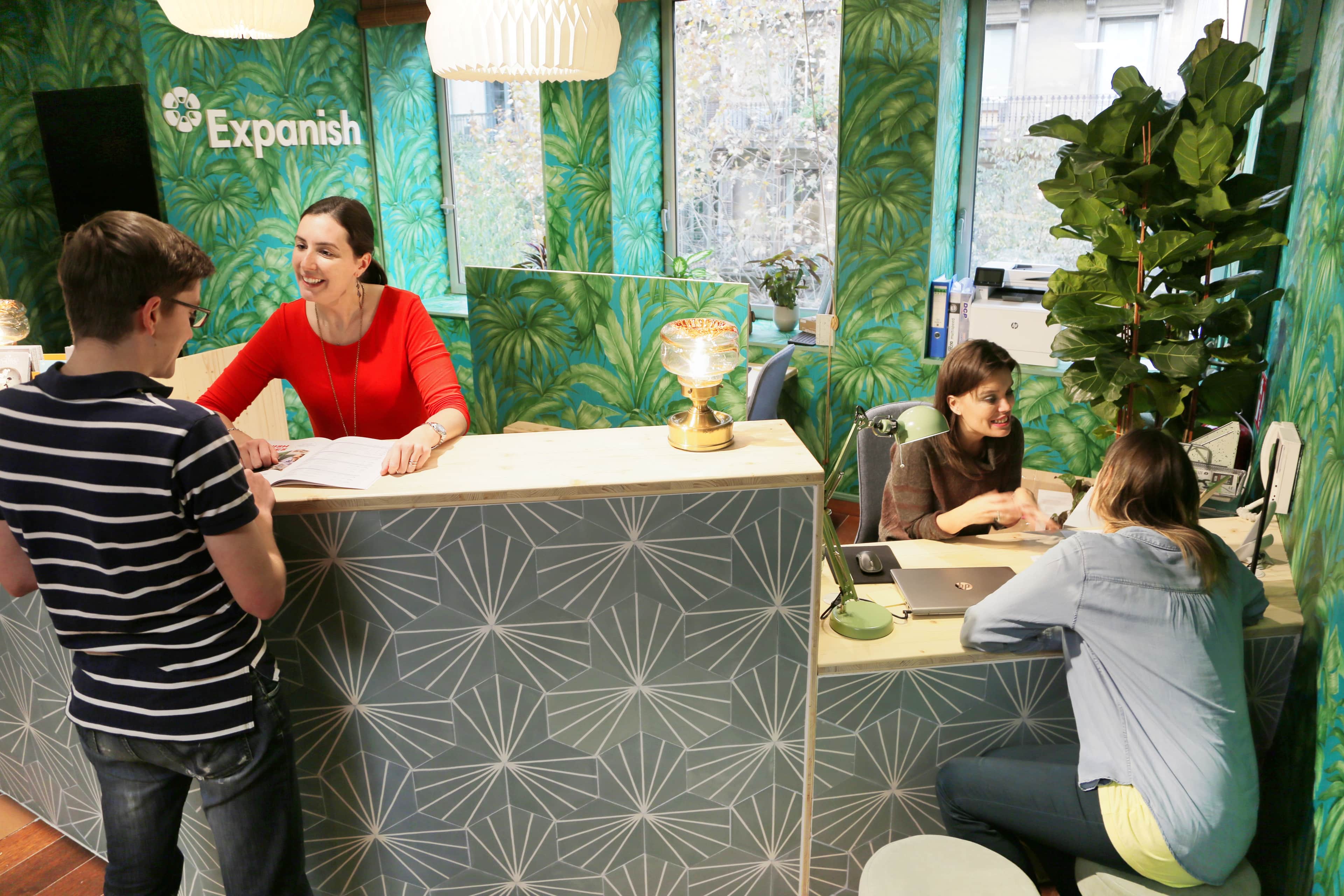 Expanish Spanish School Barcelona Reception Area.jpg