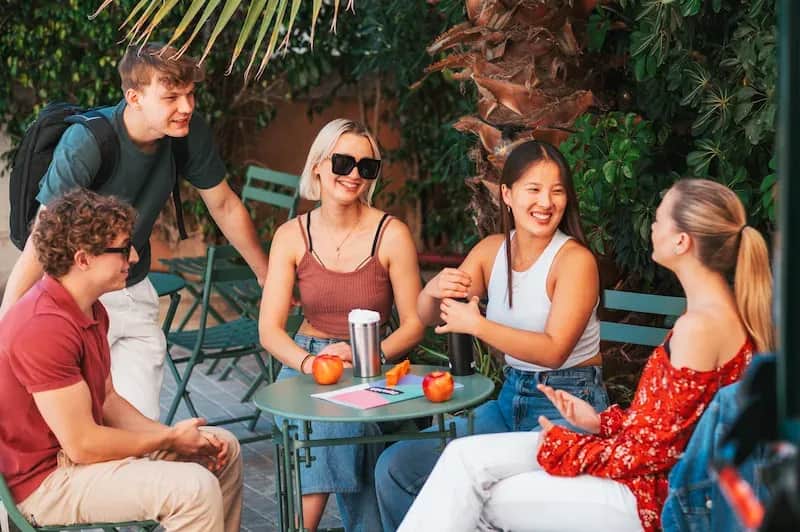 Adult students relaxing and enjoying at Expanish Barcelona.