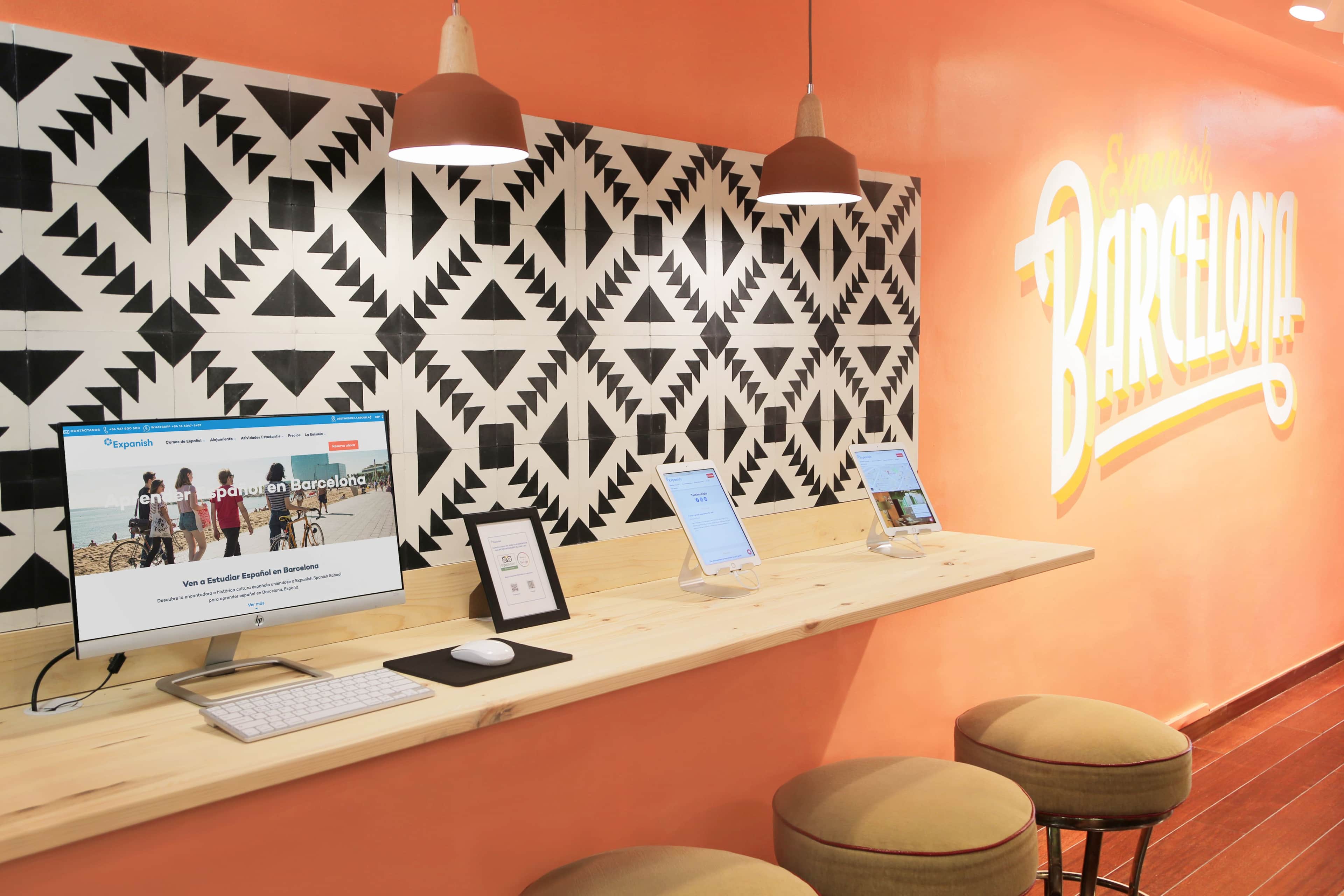 Expanish Spanish School Barcelona Tech Corner.jpg