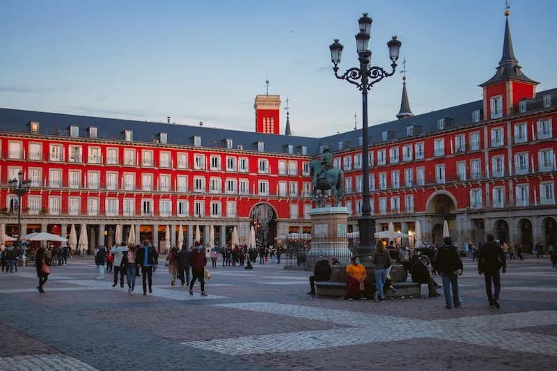 Summer Study Abroad in Madrid for Art, Environmental, & Urban Studies