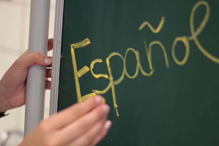 Wo lernt es sich besser Spanisch – in Spanien oder Lateinamerika?